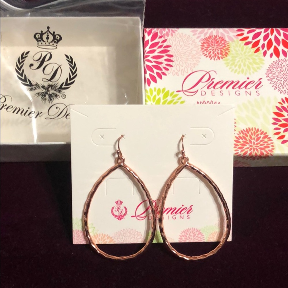 Premier Designs Julia earrings in rose gold